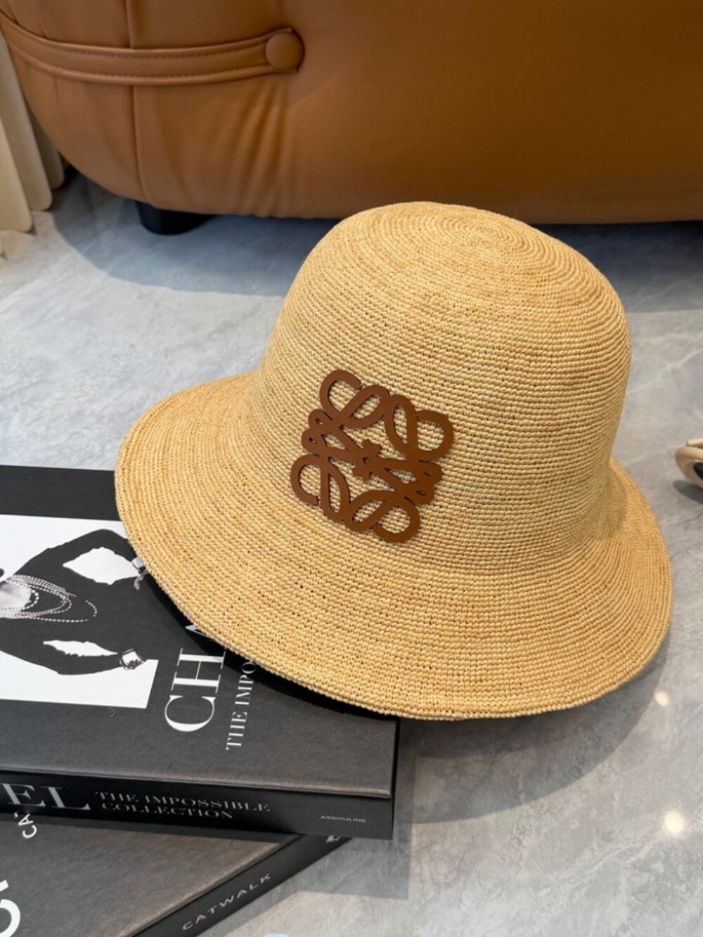LOEWE Anagram Raffia Bucket Hat Straw Tan Leather Logo Sun Hat - Picture 4 of 7